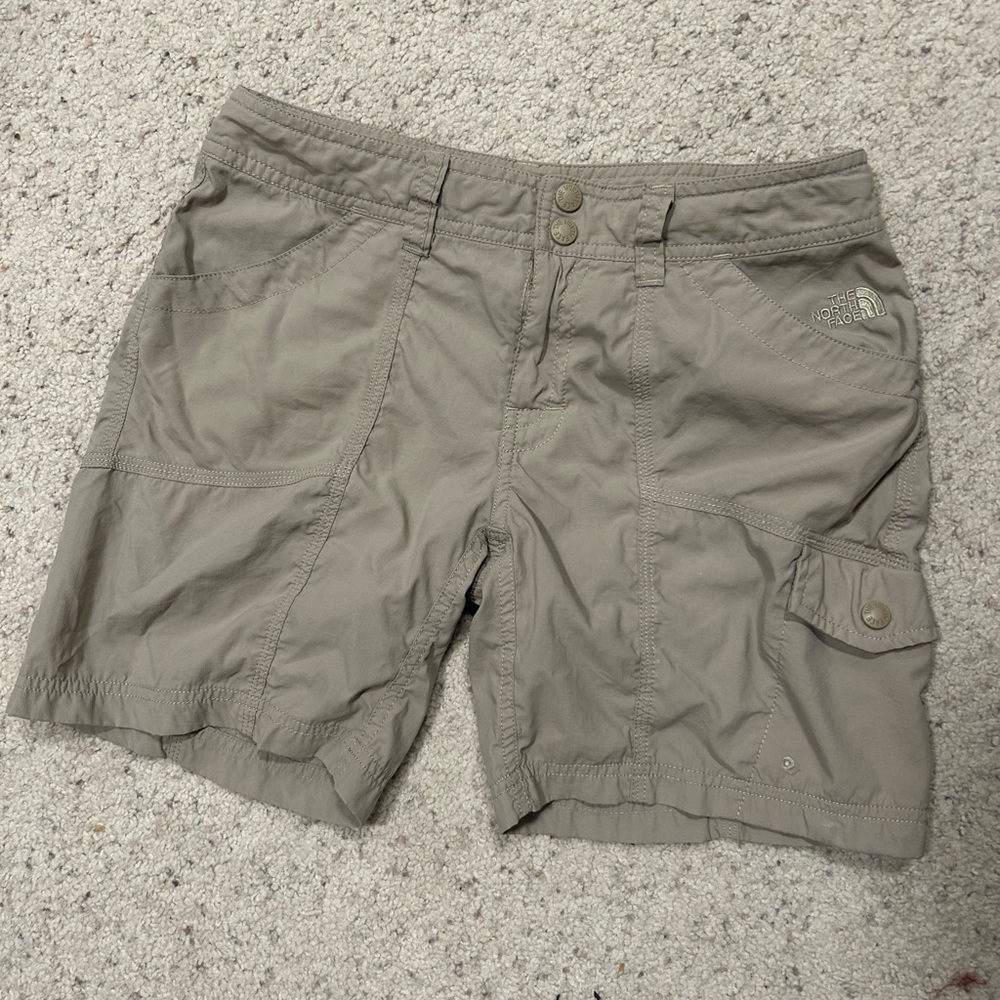 The North Face Quick Dry Khaki size 4 shorts